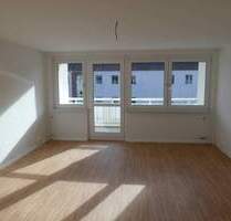 Naundorf, OT Hof...4-Raum-Wohnung mit großem Balkon!