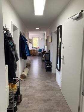 Eingang und Flur - 4 Zimmer Etagenwohnung zum Kaufen in Nürnberg