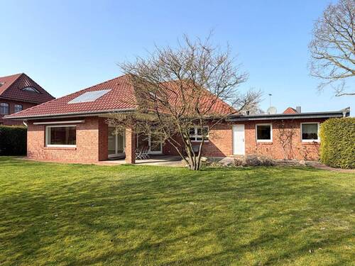 Bild 1 - Familienfreundliches EFH mit Garten und drei Garagen - Ruhig und gepflegt