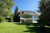 Südansicht - 'Charmantes Zweifamilienhaus mit Einliegerwohnung in absoluter Toplage von Tuttlingen auf parkähnlichem Grundstück'
