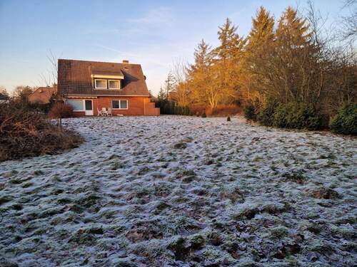 Blick aus dem Garten - Einfamilienhaus mit 140,00 m&sup2; in Husum zum Kaufen
