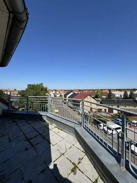 Terrasse - Naunhof...Sonnige DG-Wohnung mit Terrasse und Wahnsinnsausblick!