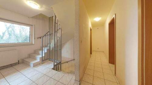 Eingangsbereich - 7 Zimmer Einfamilienhaus zum Kaufen in Weilburg