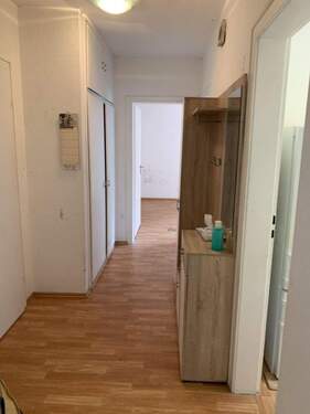 Flur - Helle 2 Zimmer- Stadtwohnung mit guter Anbindung - zentral in Wuppertal- Wichlinghausen Oberbarmen