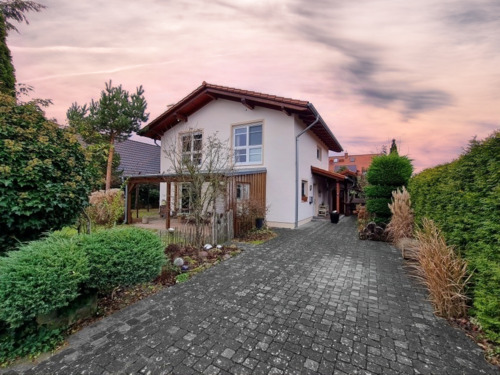 Blick auf die Immobilie - Gepflegtes Einfamilienhaus: Ruhige Wohnlage im Westen Schneverdingens