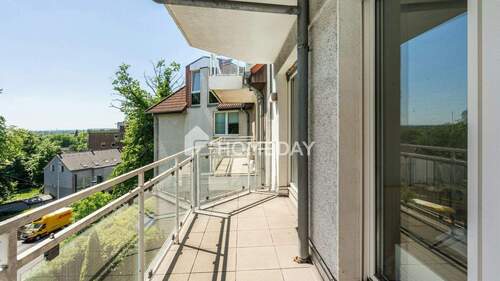 Balkon 1 - 3 Zimmer Etagenwohnung in Düsseldorf