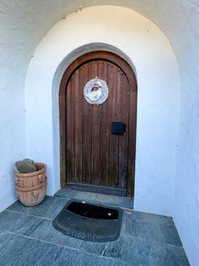 Aussen Haustür.jpg - 7 Zimmer Einfamilienhaus in Wittlingen