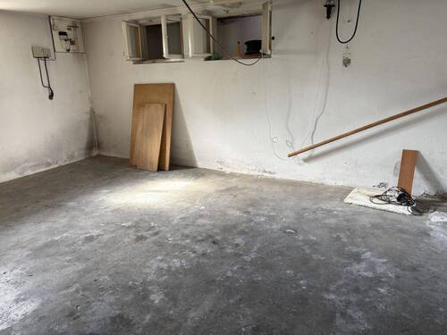 Garage - 
