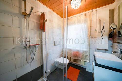 Badezimmer - Etagenwohnung mit 50,00 m² in Bodman-Ludwigshafen zum Kaufen