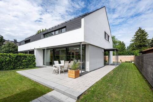 Außenansicht - 7 Zimmer Doppelhaushälfte zum Kaufen in Puchheim