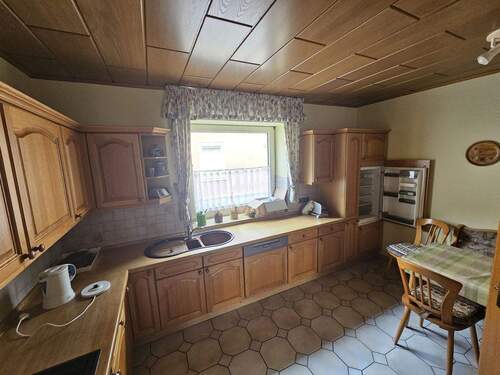 große Essküche EG - Mehrfamilienhaus, Wohnhaus mit 249,90 m&sup2; in Prosselsheim zum Kaufen