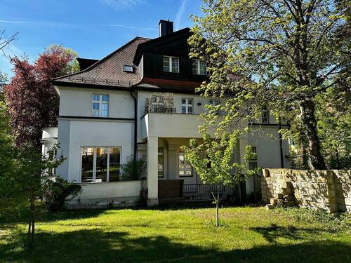 Gebäudeansicht Rückseite mit Garten - Etagenwohnung mit 320,00 m&sup2; in Dresden zum Kaufen