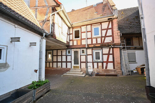 Hofansicht - Bauernhaus, Landhaus mit 181,00 m² in Schaafheim zum Kaufen