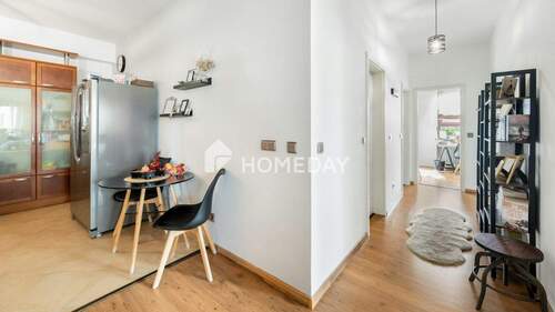 Hauptwohnung Flur 1 - 