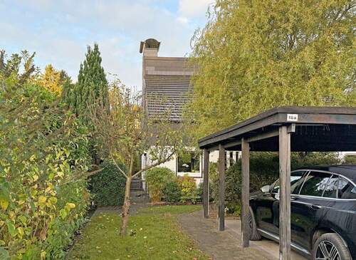 Carport vor dem Haus - 