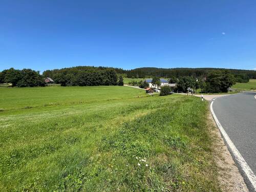 Zufahrt zum Grundstück vorhanden - 