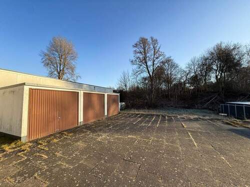 Garagen / Stellplätze - 