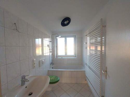 Bad - 3 Zimmer Etagenwohnung in Gera