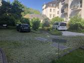2 PKW-Stellplätze hinter dem Haus.jpg - 1 Zimmer Büro zur Miete in Dresden