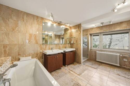 Badezimmer im ersten Stock - 