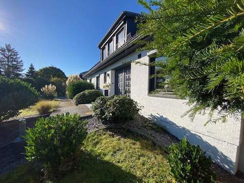 Vorgartenansicht - 1 Zimmer Einfamilienhaus zum Kaufen in Hamburg