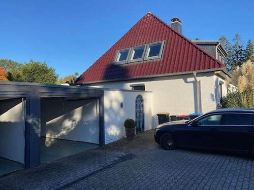 Garagenbereich - Einfamilienhaus mit 280,00 m² in Hamburg zum Kaufen