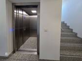 Aufzug & Treppenhaus - 