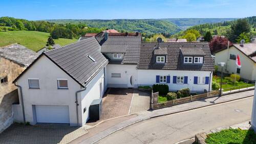 Außenaufnahme - 8 Zimmer Einfamilienhaus zum Kaufen in Schernfeld