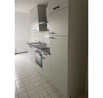 * Großzügige DG 2-Zimmer mit Wannenbad, EBK und Stellplatz im Zentrum! * - Chemnitz Schloßchemnitz