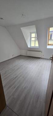 20241115_090813 - 2 Zimmer Etagenwohnung zur Miete in Auerbach