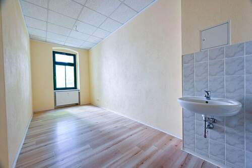 Behandlungsraum 2 - Büro mit 130,00 m&sup2; in Chemnitz zur Miete