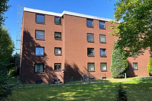 Eingangsseite - 4 Zimmer Etagenwohnung in Glinde