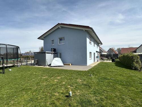 Westseite mit Garten - 
