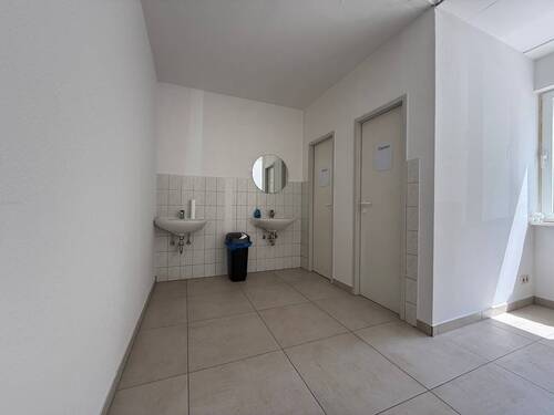 WC - 