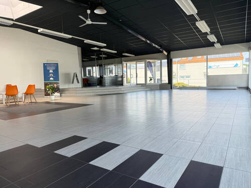 Verkaufshalle_ - 