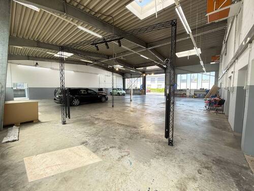 Halle 1 - 