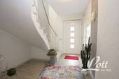 Hauseingang / Treppenhaus - 