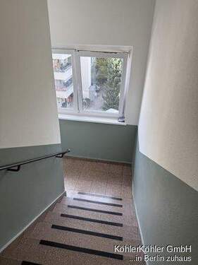 Hausflur - Etagenwohnung mit 77,00 m² in Berlin zum Kaufen