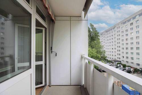 Balkon mit Markise - 