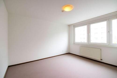 Schlafzimmer 1 – Staged - 