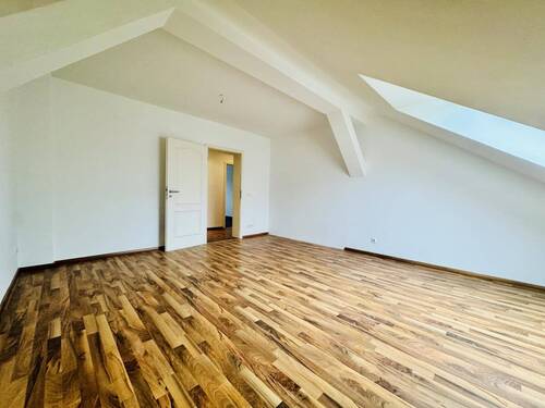 Zimmer 1 - 4 Zimmer Etagenwohnung in Berlin