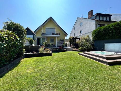 Galerietreppe zum Obergeschoss - 