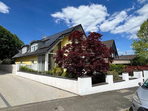Vorgarten - Mehrfamilienhaus, Wohnhaus mit 222,00 m² in Frechen zum Kaufen