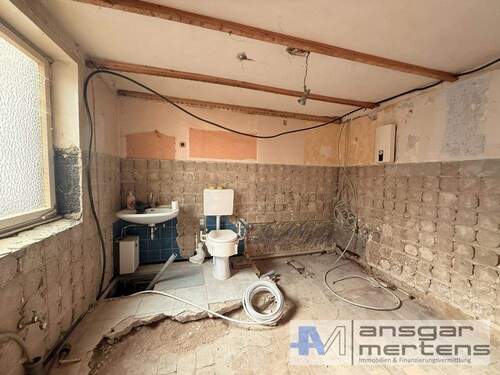 Badezimmer - Einfamilienhaus mit 132,20 m&sup2; in Mönchengladbach / Giesenkirchen zum Kaufen