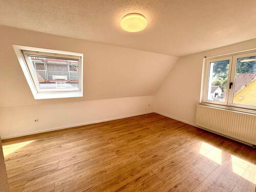 Ankleidezimmer am Schlafzimmer - Etagenwohnung mit 205,00 m² in Forchtenberg-Sindringen zum Kaufen