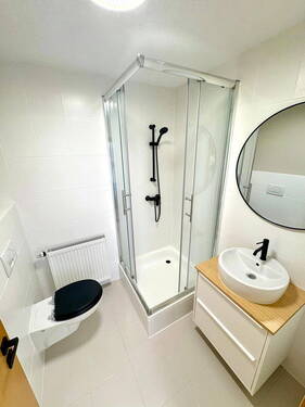 Zweites Bad mit Dusche - 