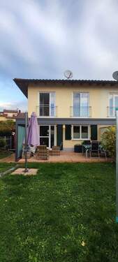 Hausansicht von Hinten - Familienfreundliches Reihenendhaus