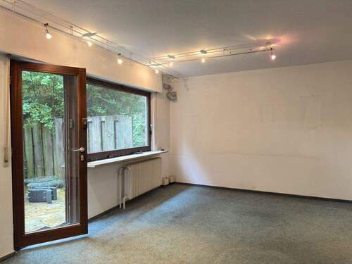 Wohnzimmer - 8 Zimmer Einfamilienhaus zum Kaufen in Stuttgart