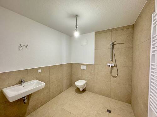 Badezimmer - 3 Zimmer Etagenwohnung in Kaiserslautern