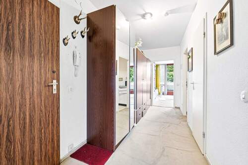 Flur - 2 Zimmer Etagenwohnung zum Kaufen in Hamburg